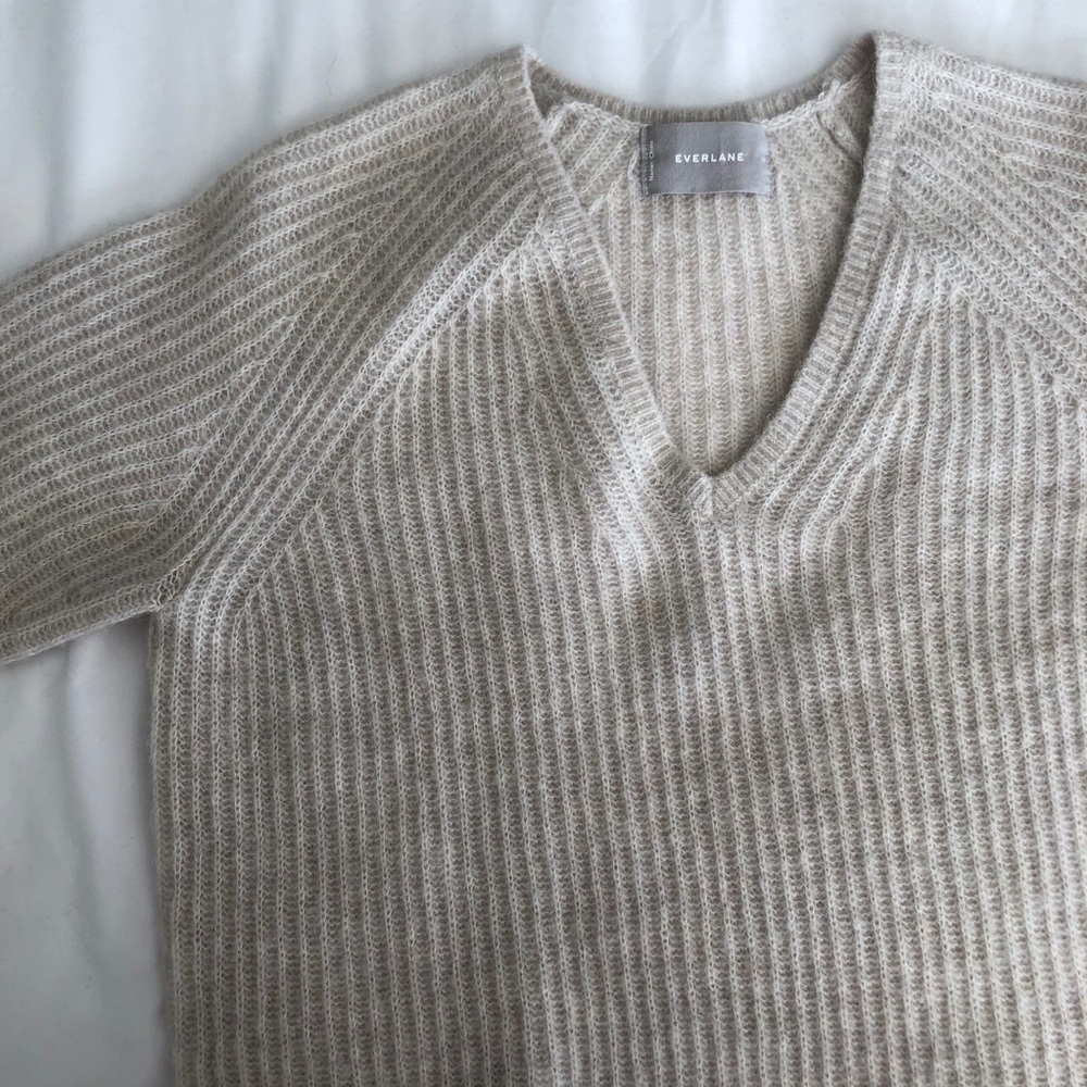 Everlane Alpaca V Neck Sweater - Picture 6 of 8